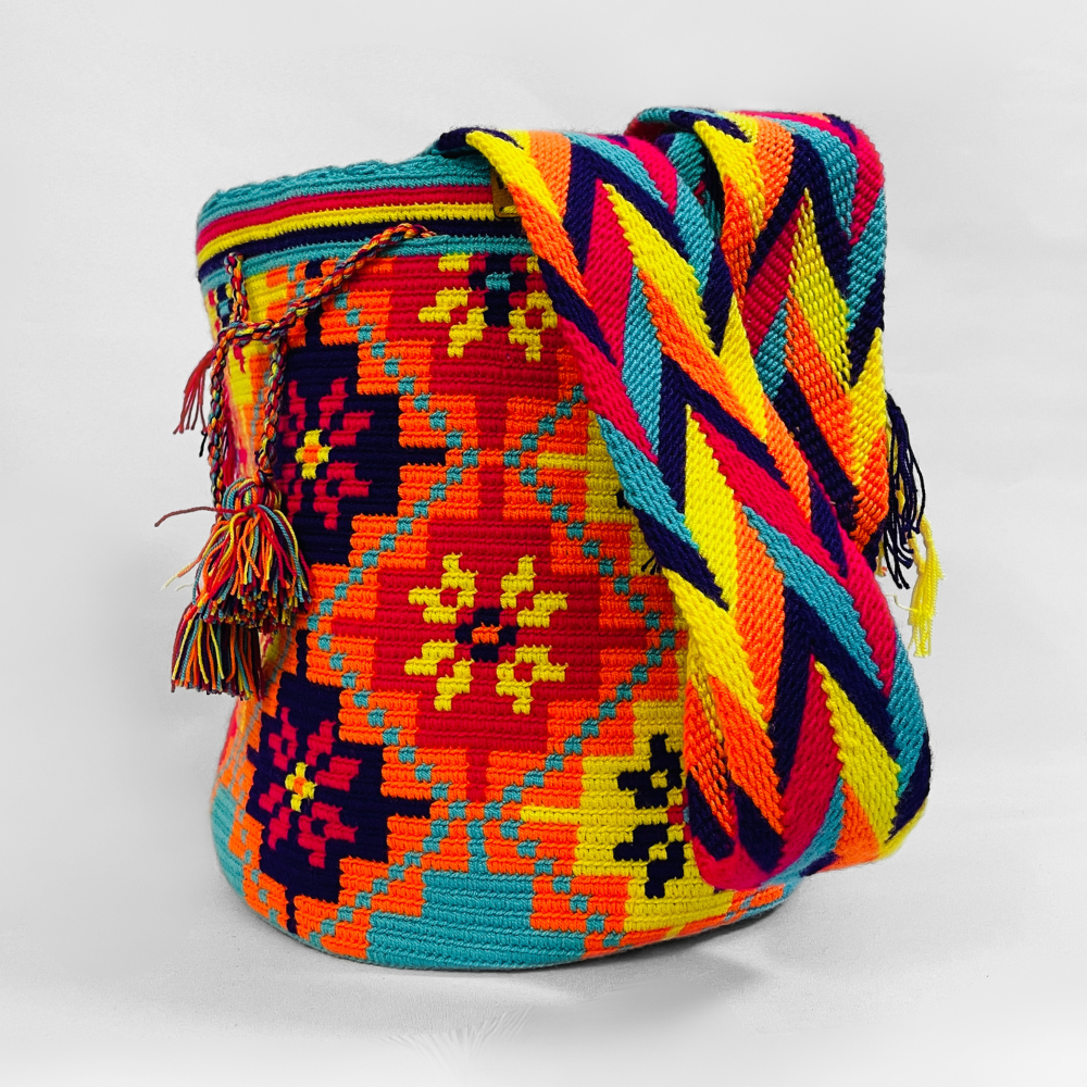 Bolsa tecida à mão mulcolorida