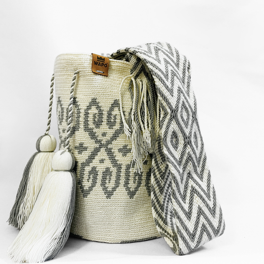 Bolsa tecida à mão cinza